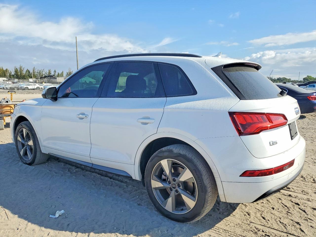 2020 Audi Q5 Premium - Фото 2