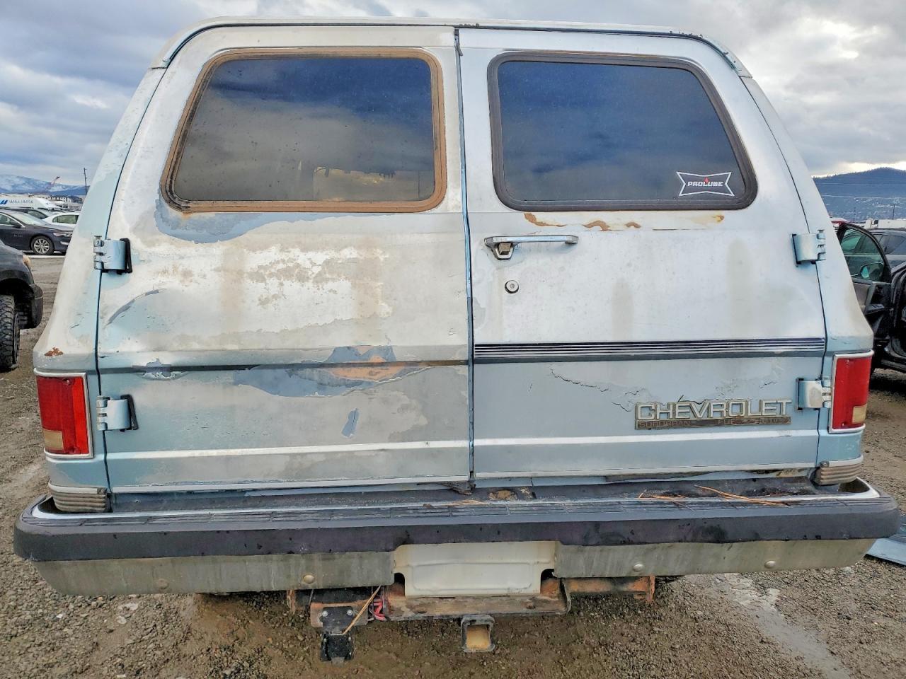 1990 Chevrolet Suburban V2500 - Image 6