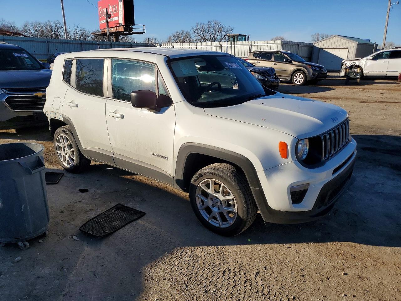 2023 Jeep Renegade Latitude - Image 4