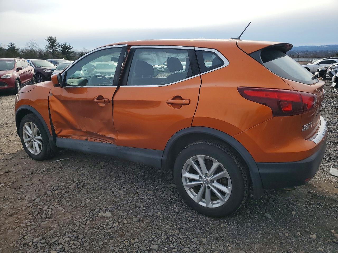 2017 Nissan Rogue Sport S - Фото 2