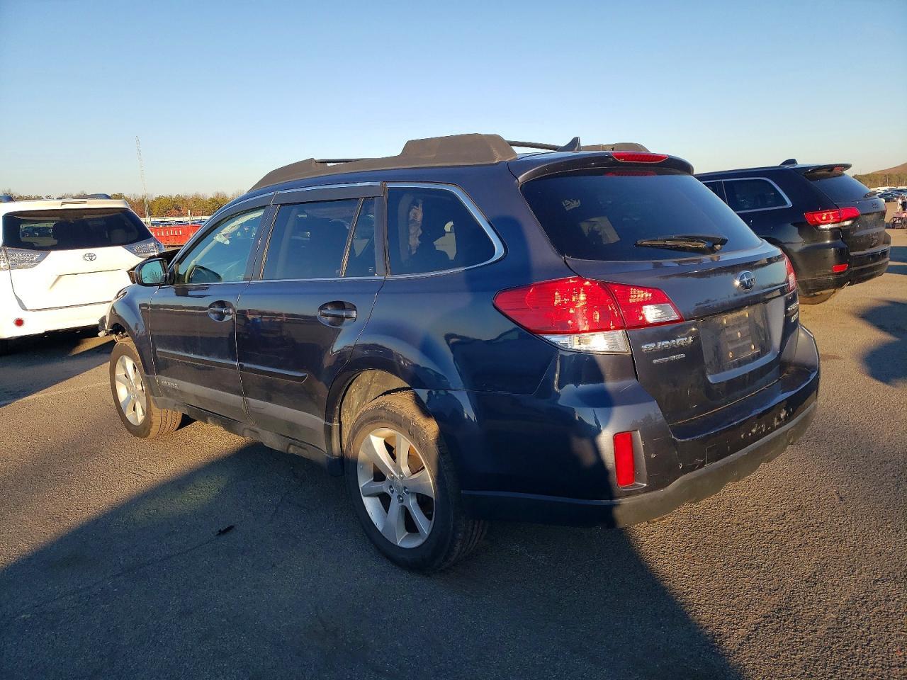 2014 Subaru Outback 2.5I Limited - Фото 2