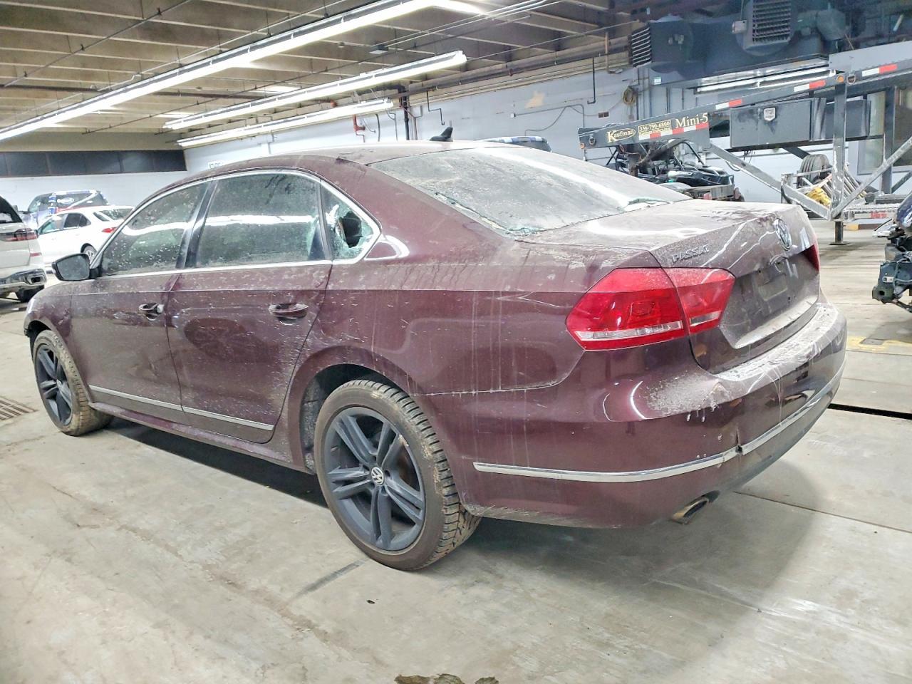 2013 Volkswagen Passat Sel - Фото 2
