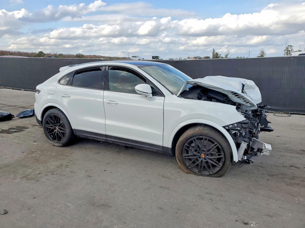 2025 Porsche Cayenne Coupe - Фото 4