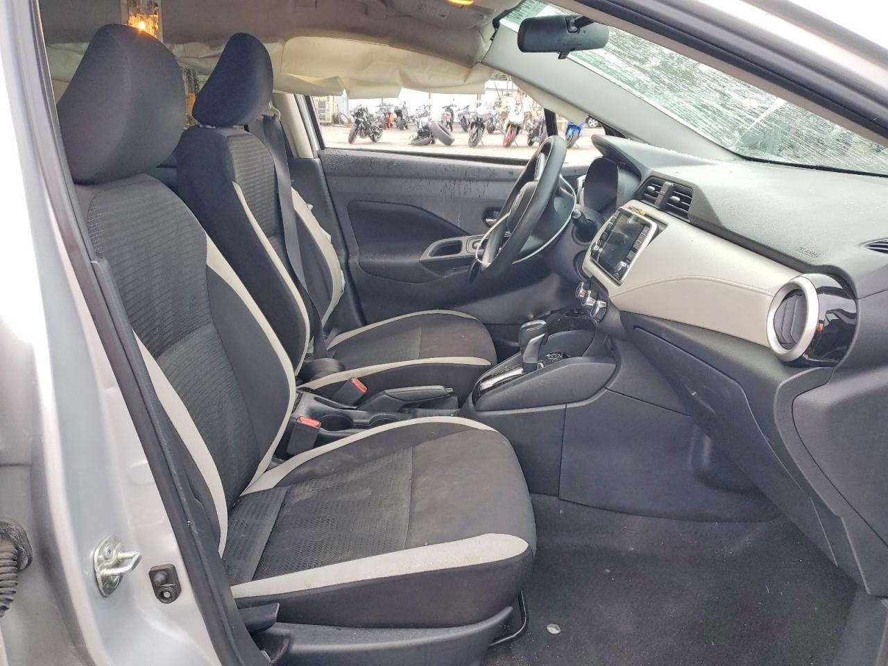 2021 Nissan Versa Sv - Image 7