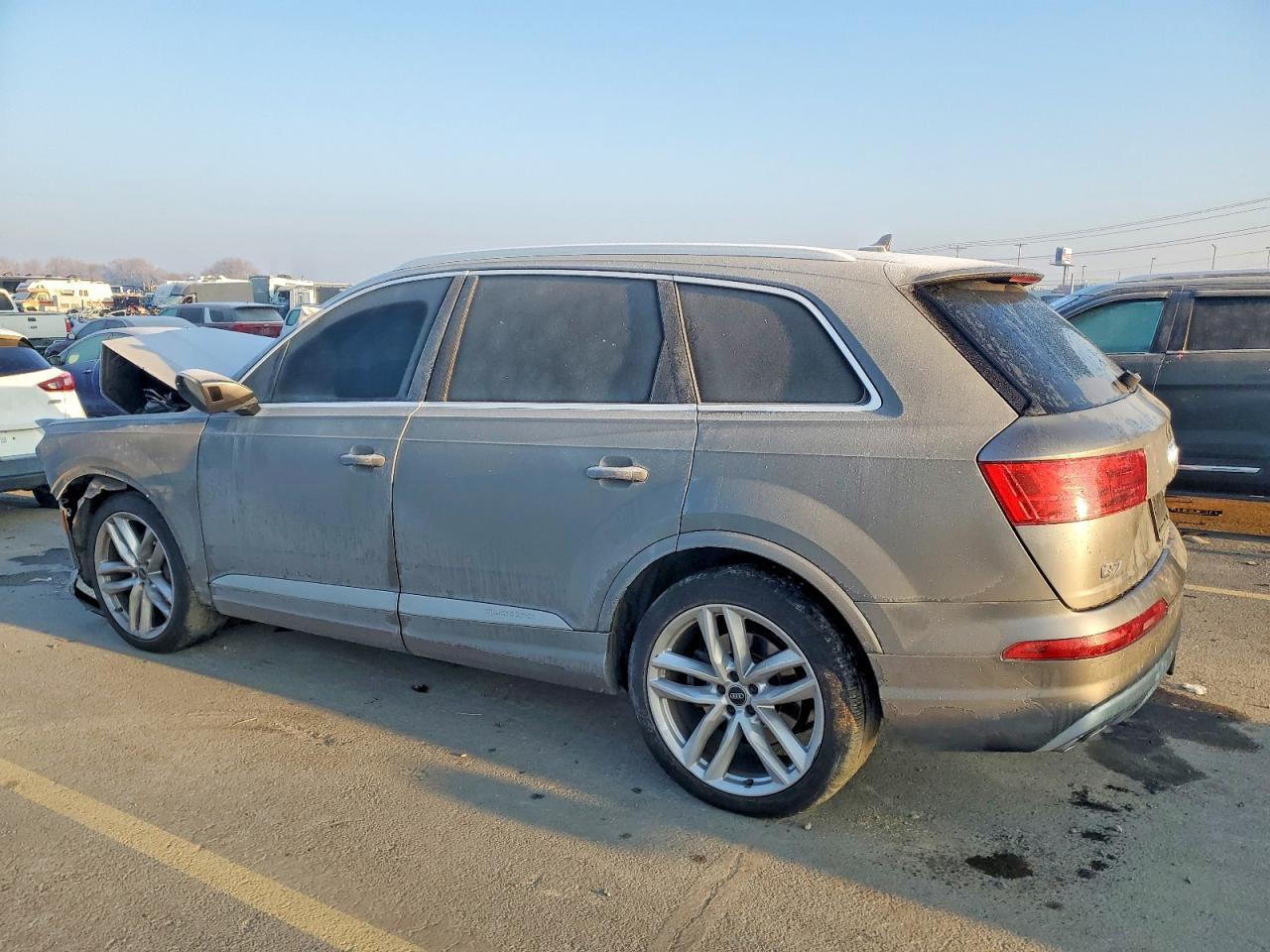 2017 Audi Q7 - Image 2