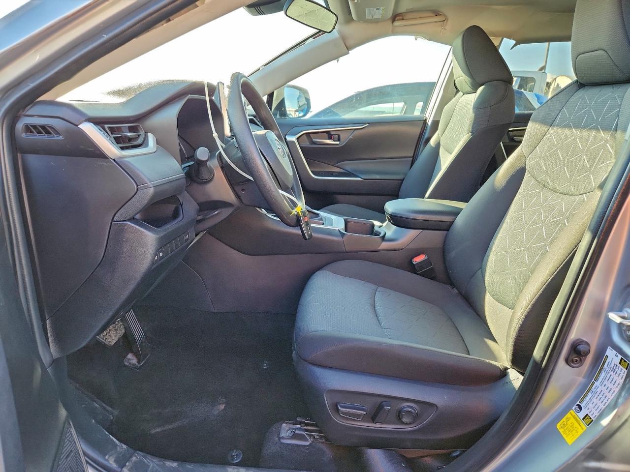 2025 Toyota Rav4 Xle - Image 7