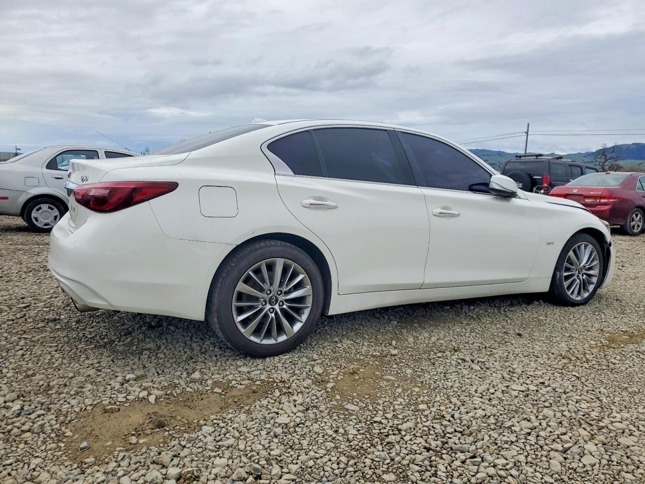 2018 Infiniti Q50 Luxe - Фото 3