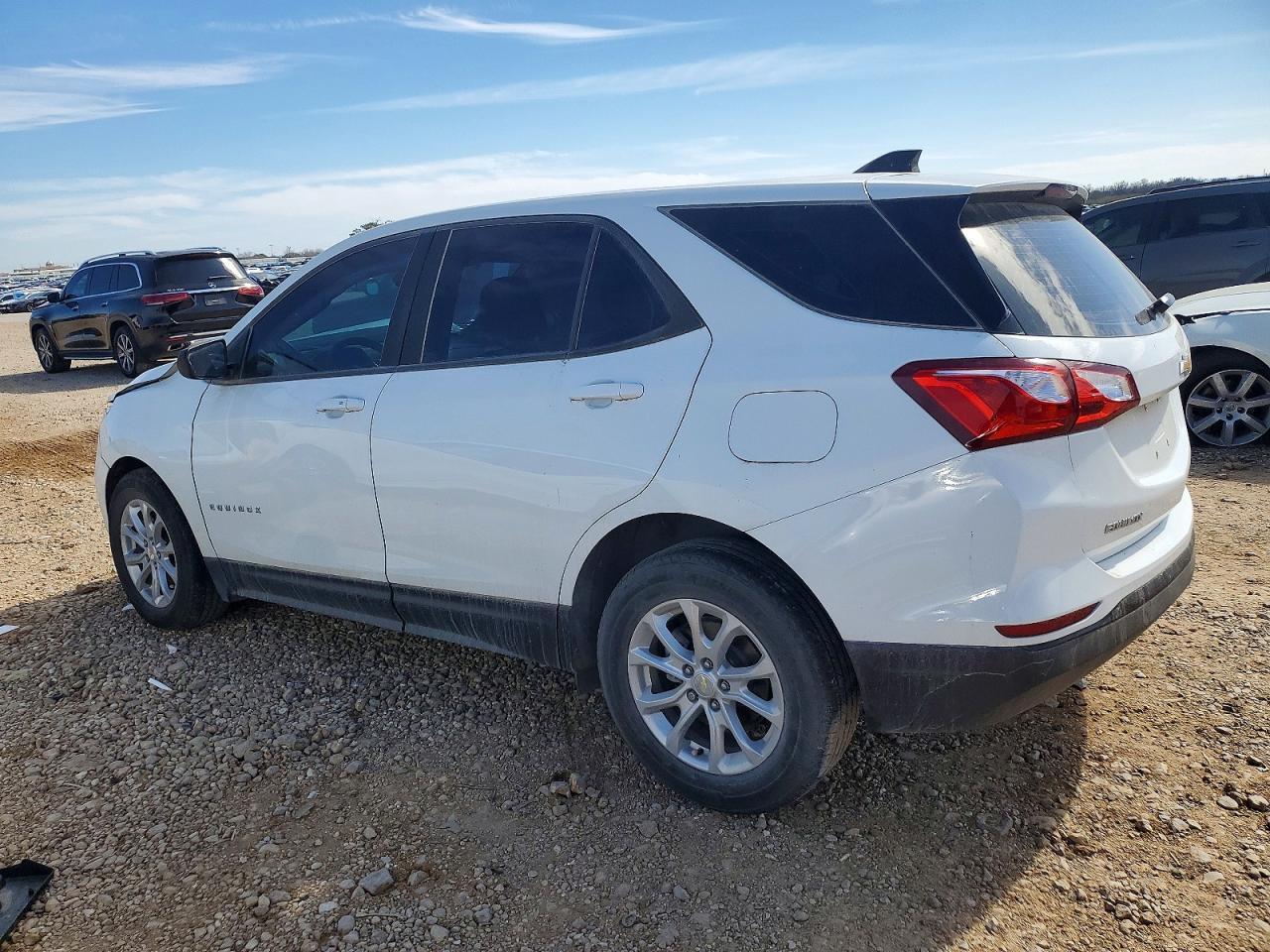 2021 Chevrolet Equinox Ls - Image 2