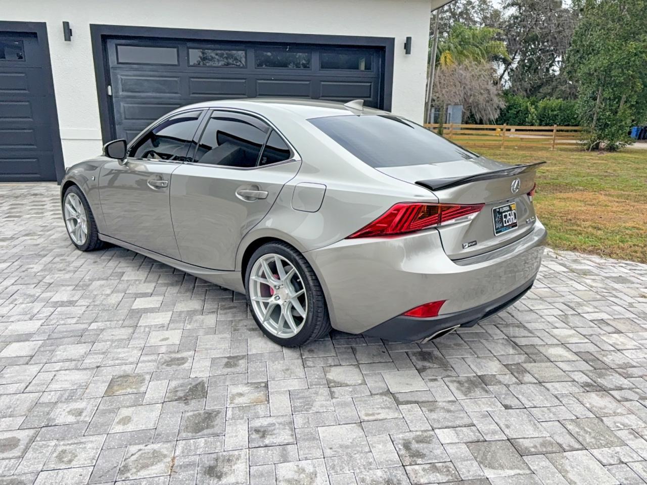 2017 Lexus Is 350 - Image 3