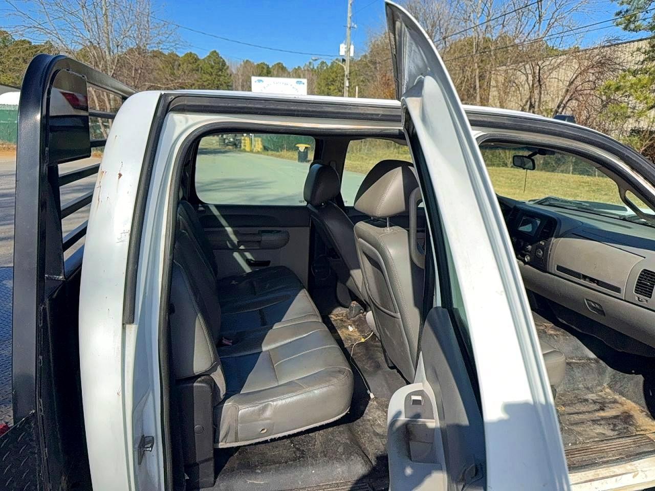 2011 Chevrolet Silverado C3500 - Фото 6