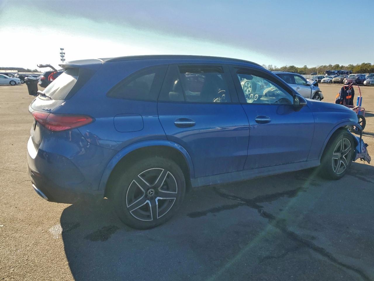 2025 Mercedes-Benz Glc 300 4Matic - Image 3