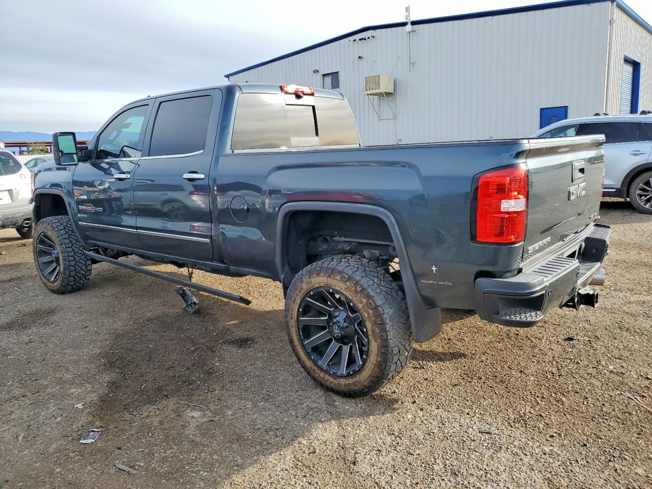 2017 GMC Sierra K2500 Denali - Фото 2