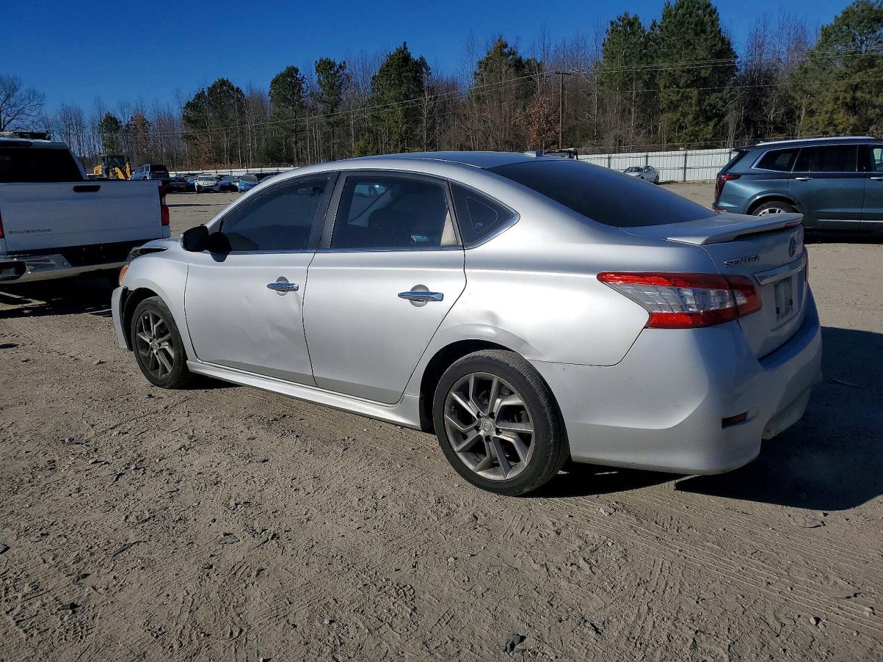 2015 Nissan Sentra S - Фото 2
