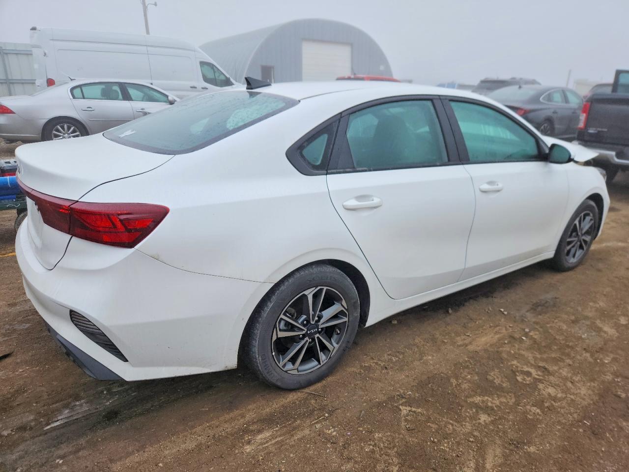 2023 Kia Forte Lxs - Фото 3