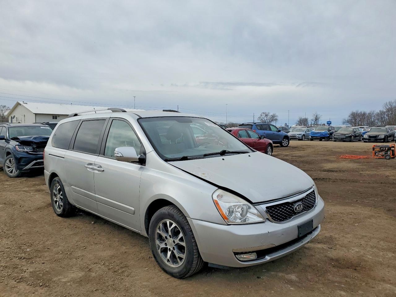 2014 Kia Sedona Lx - Image 4