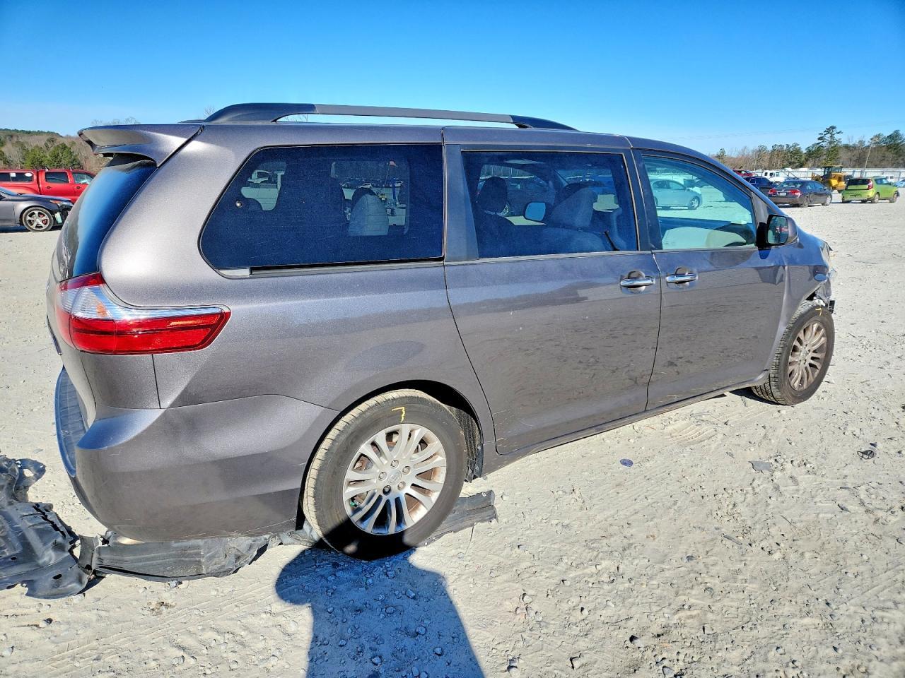 2015 Toyota Sienna Xle - Фото 3