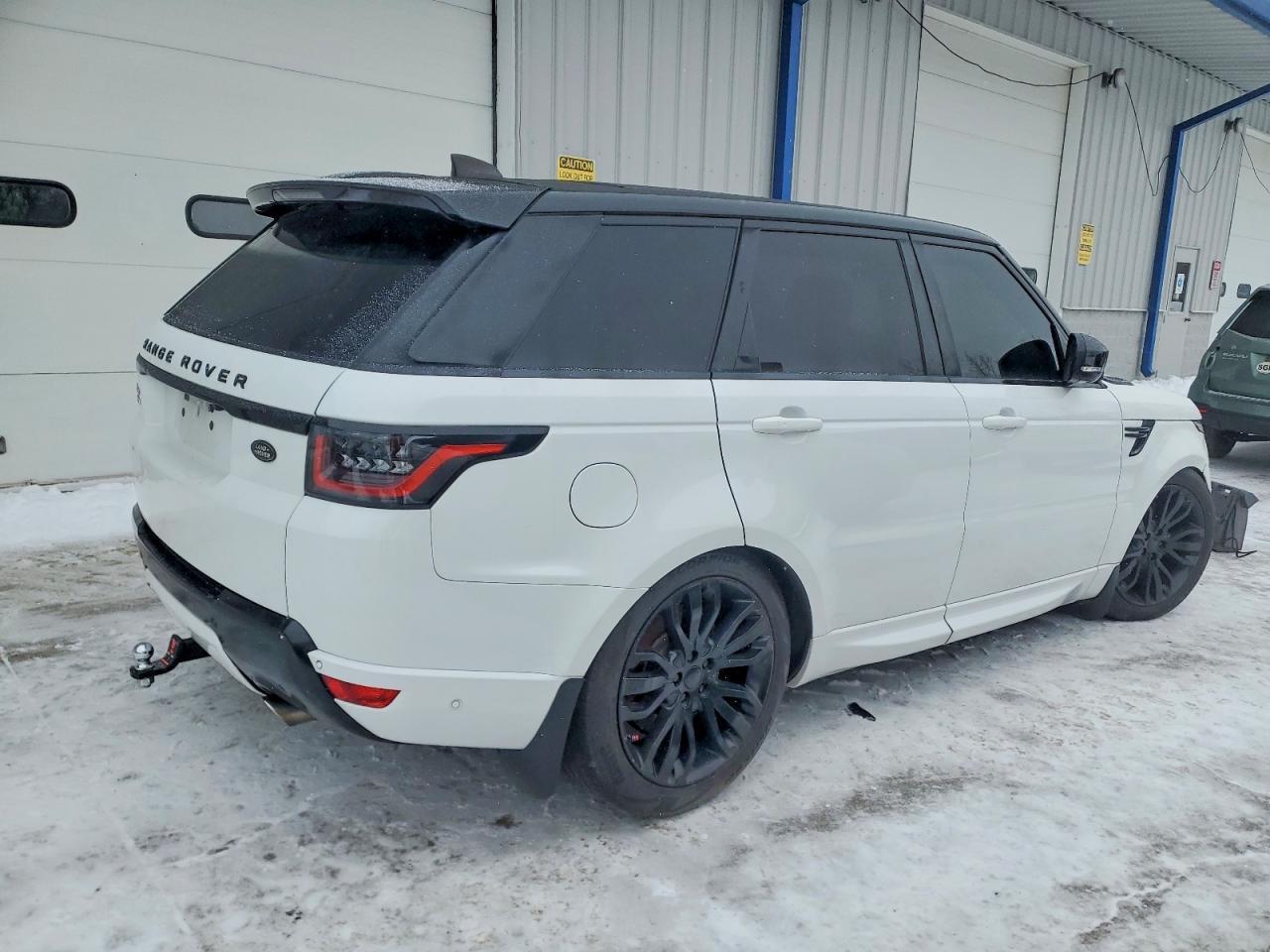 2017 Land Rover Range Rover Sport 5.0L V8 Dynamic - Image 3