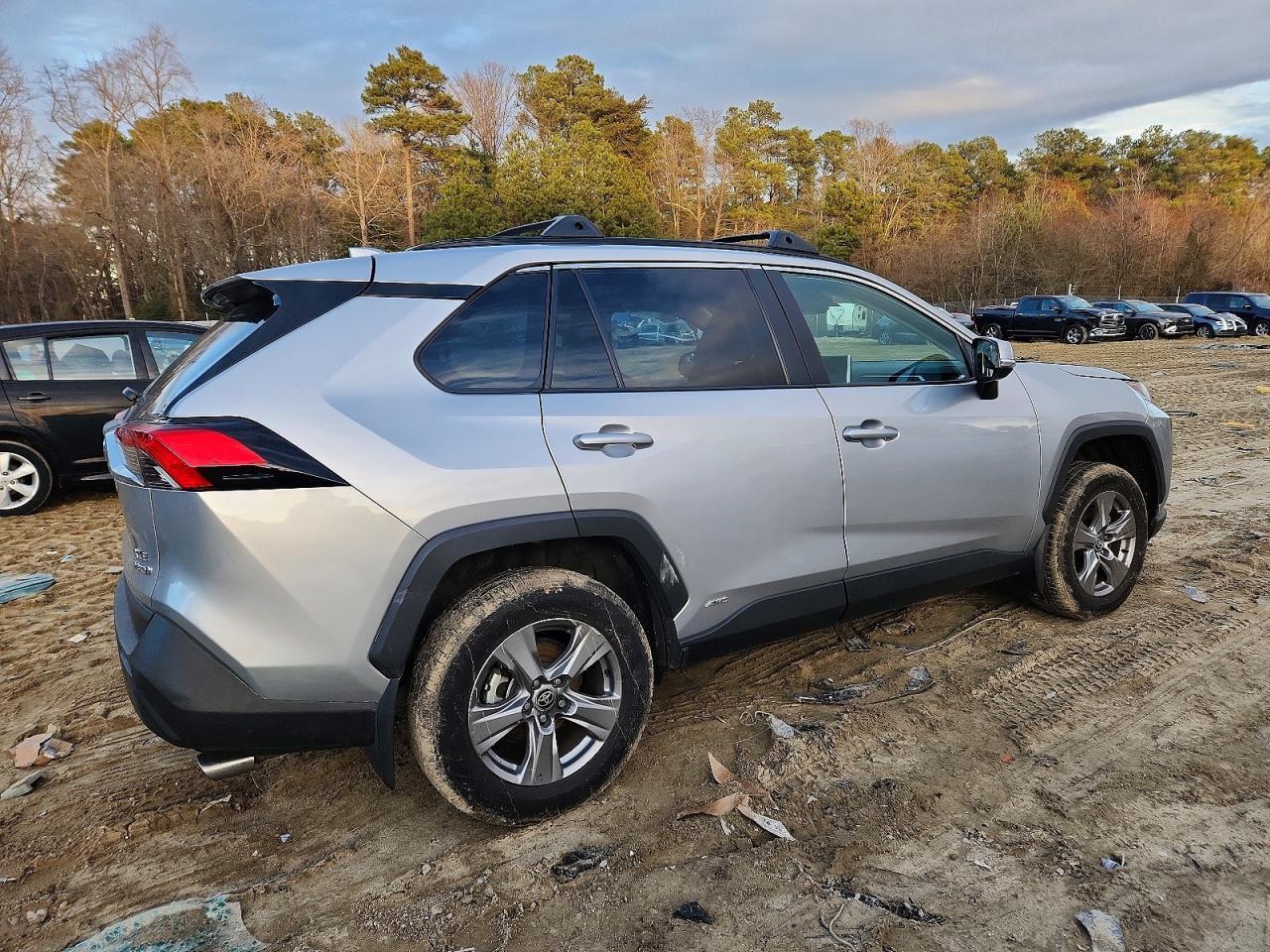 2024 Toyota Rav4 Xle - Фото 3