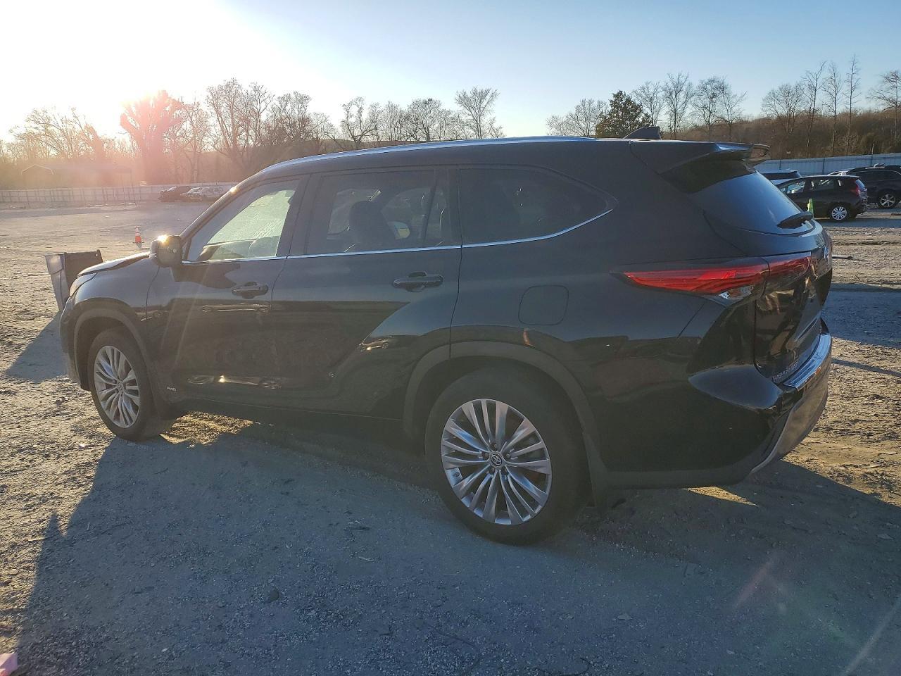 2023 Toyota Highlander Hybrid Limited - Фото 2