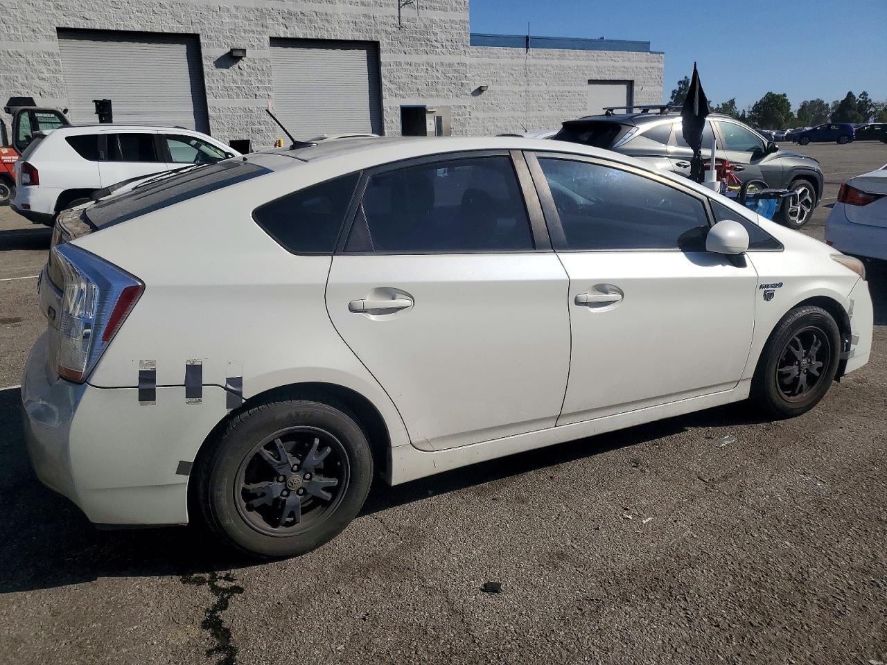 2010 Toyota Prius - Фото 3