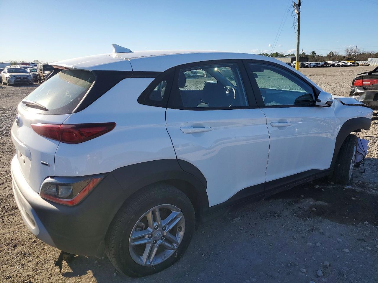2023 Hyundai Kona Se - Image 3