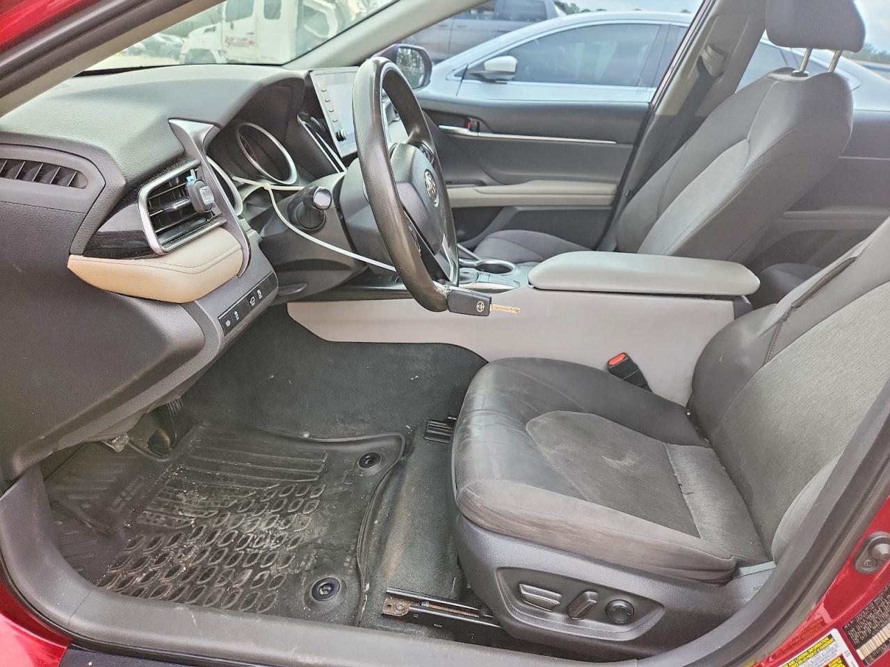 2022 Toyota Camry Le - Фото 7