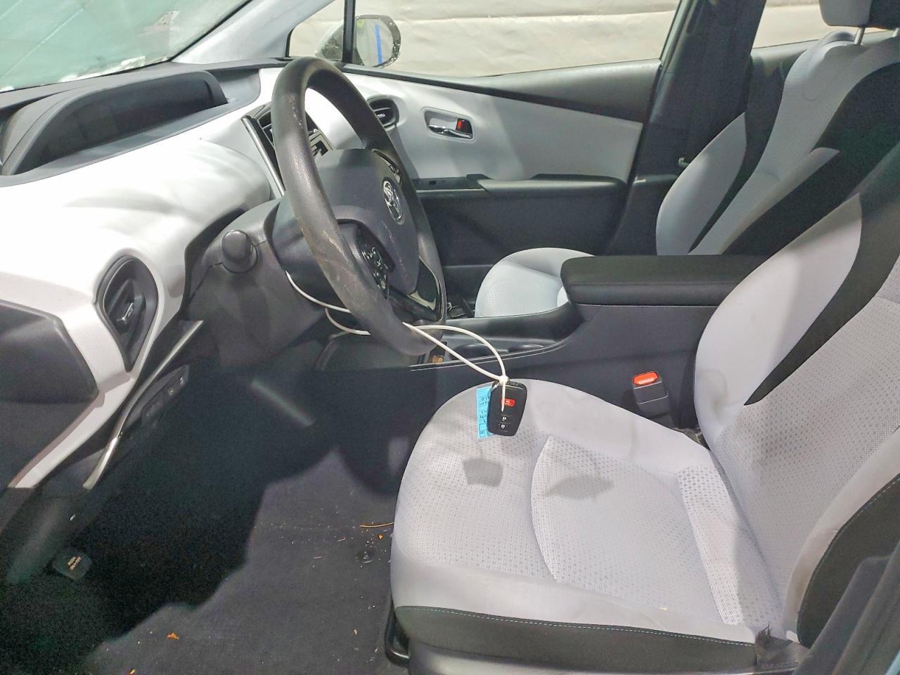 2019 Toyota Prius Le - Фото 7