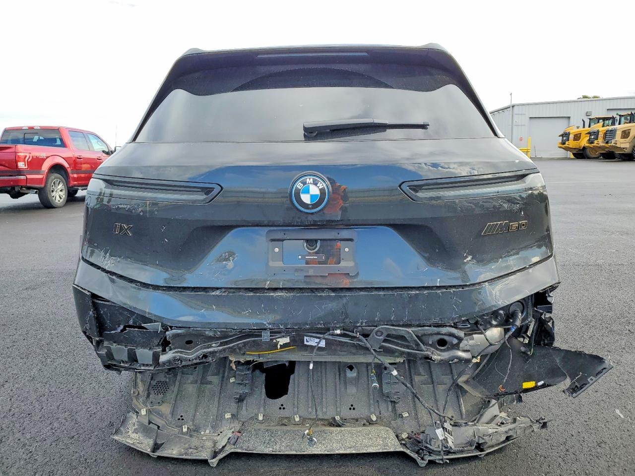 2025 BMW Ix M60 - Фото 6