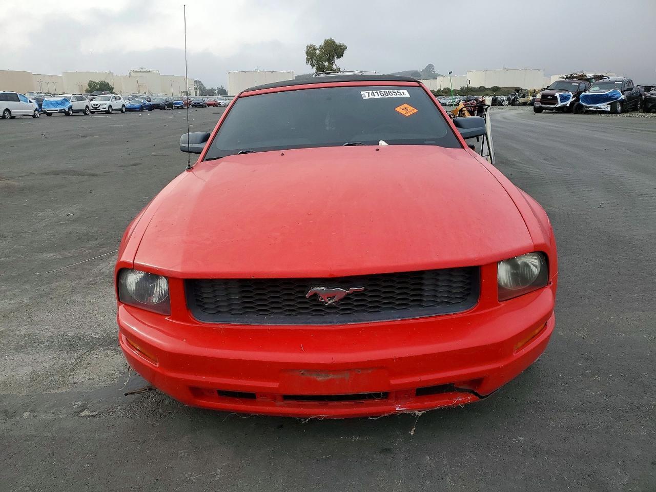 2005 Ford Mustang - Image 5