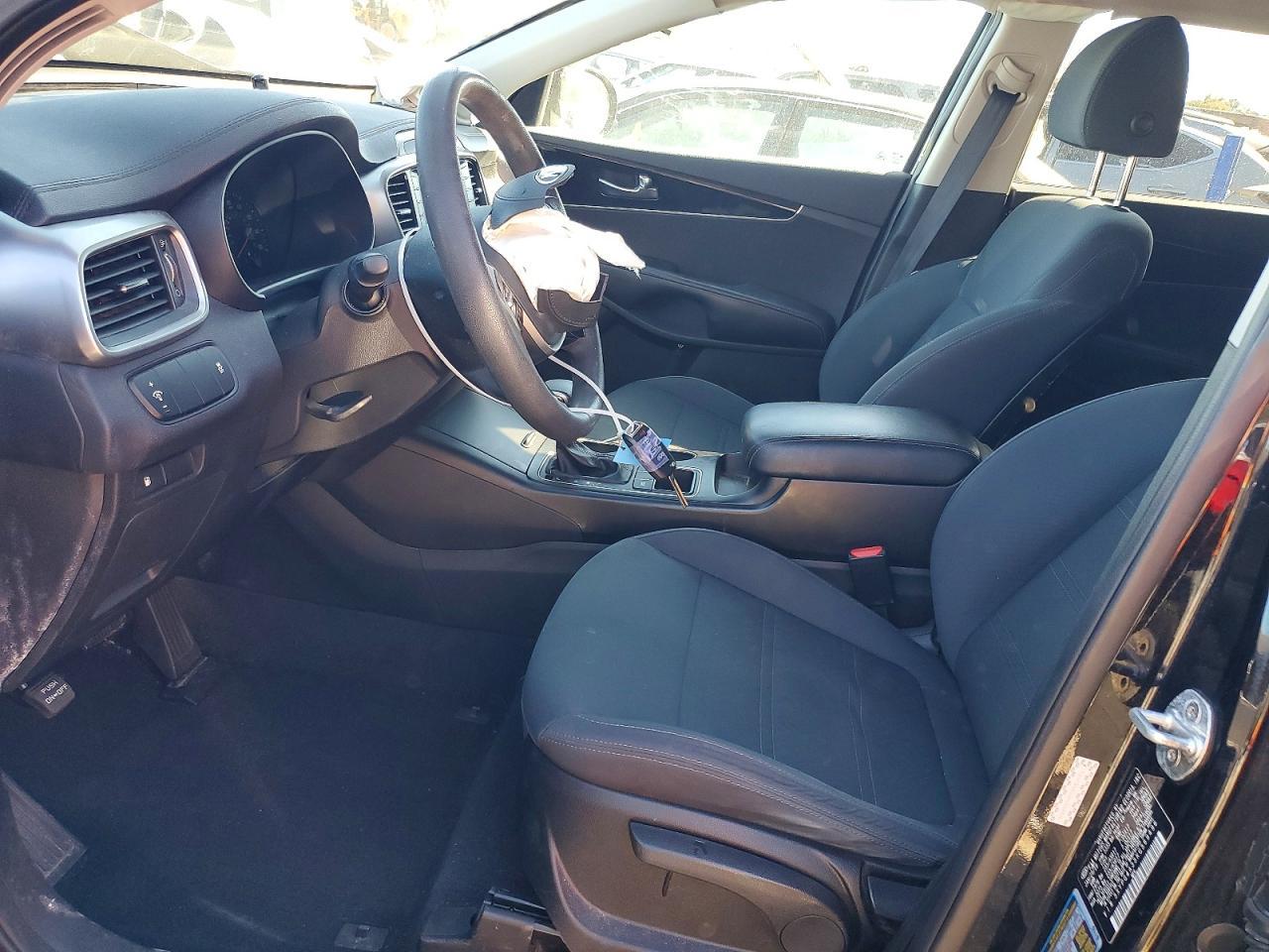2019 Kia Sorento L - Image 7