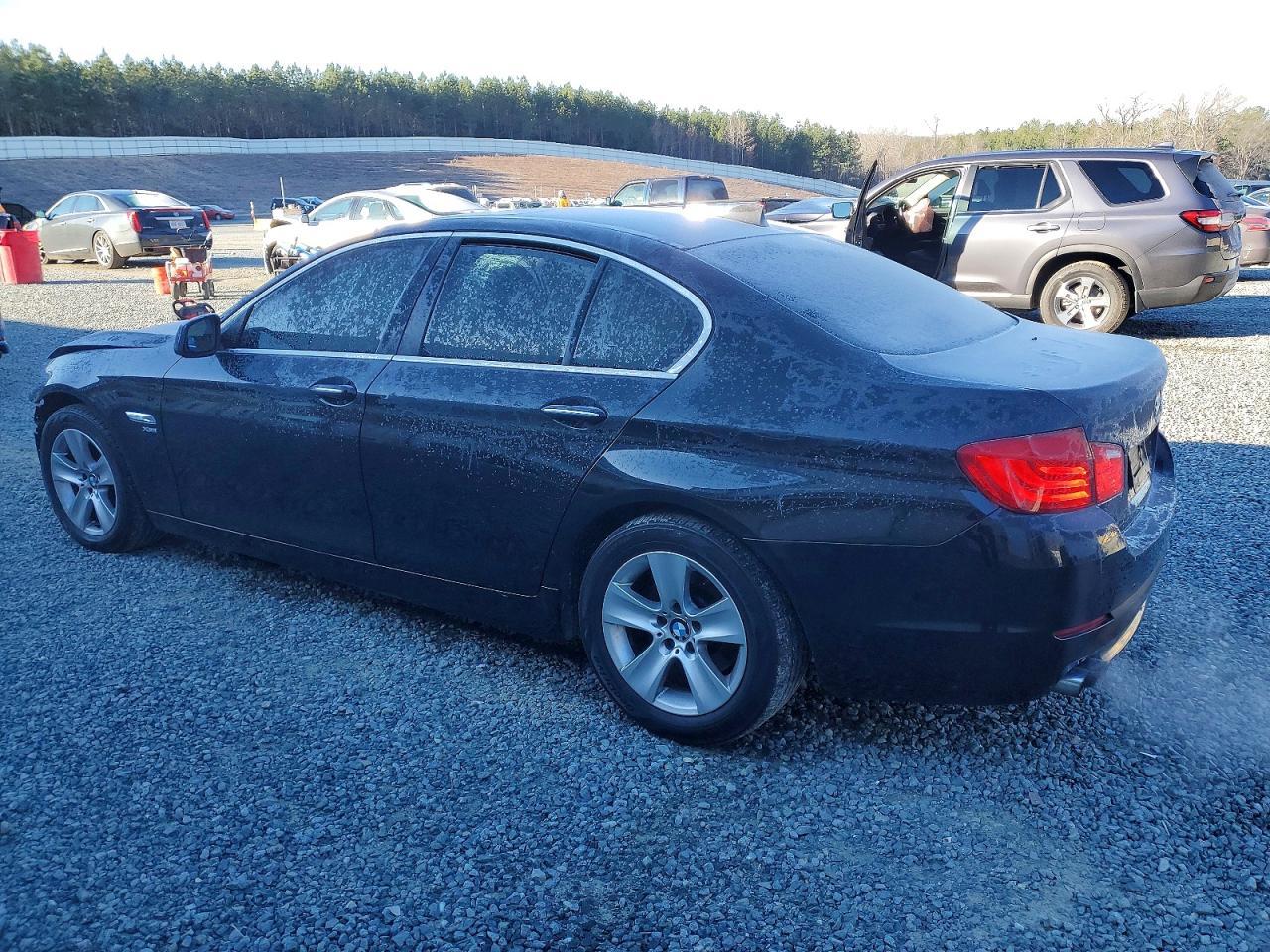 2012 BMW 528 Xi - Image 2