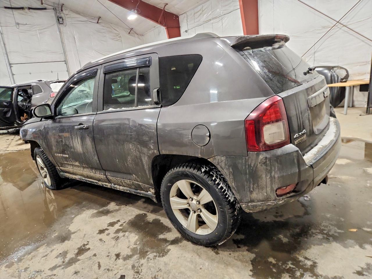 2015 Jeep Compass Sport - Фото 2