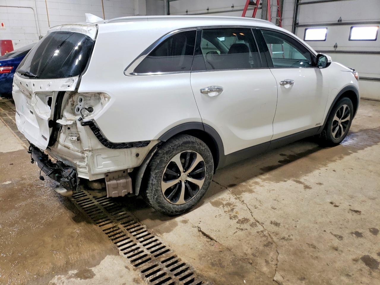 2017 Kia Sorento Ex - Image 3