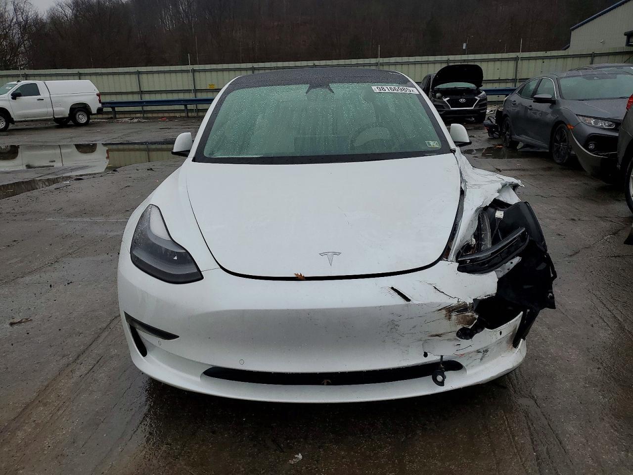 2022 Tesla Model 3 - Фото 5