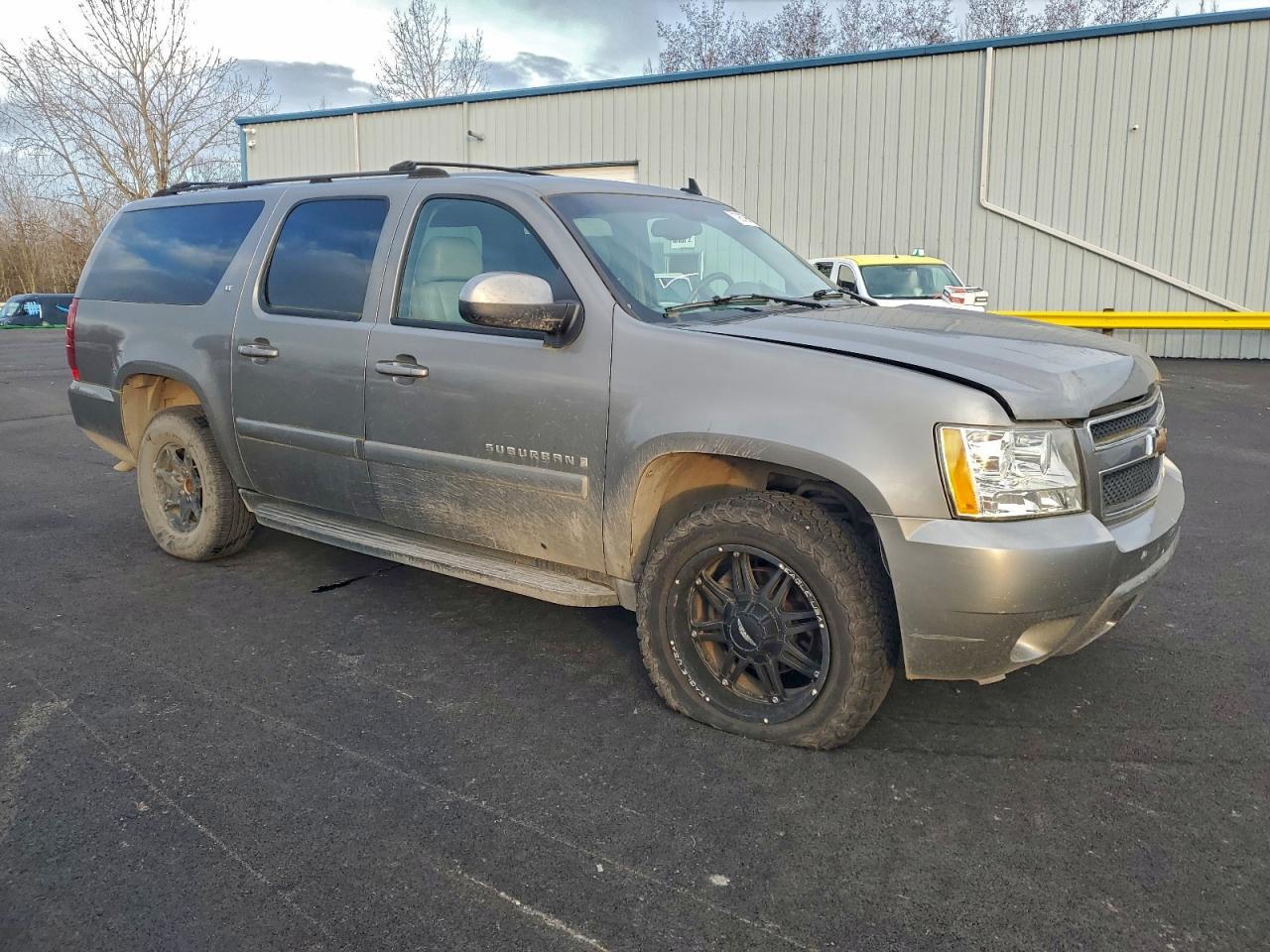 2007 Chevrolet Suburban K1500 - Image 4