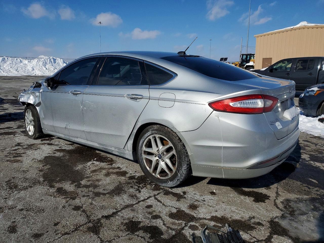 2015 Ford Fusion Se - Image 2