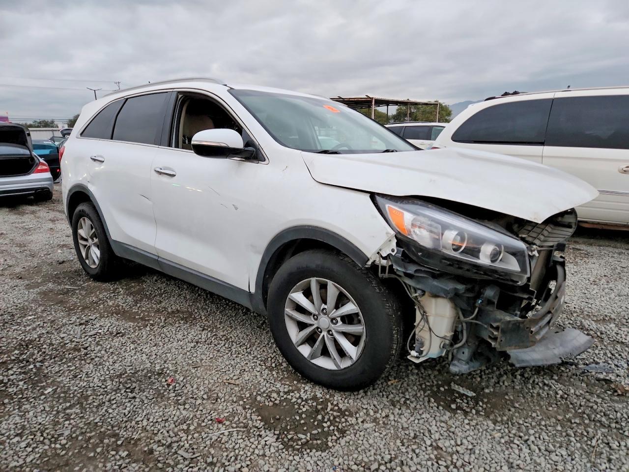 2017 Kia Sorento Lx - Image 4
