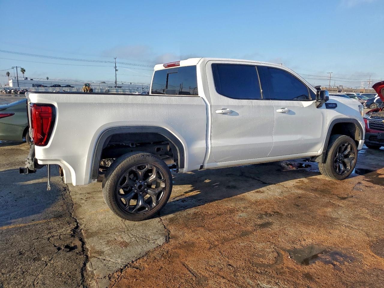 2020 GMC Sierra K1500 At4 - Фото 3