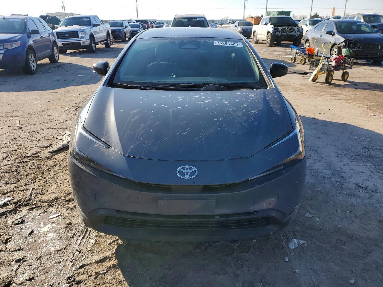 2026 Toyota Prius Le - Image 5