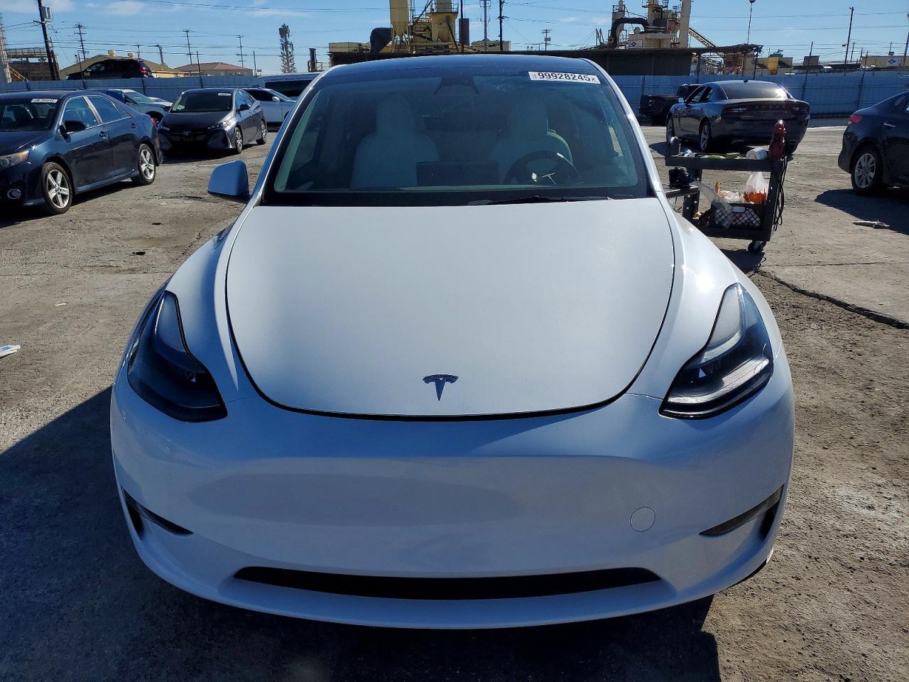 2023 Tesla Model Y - Image 5