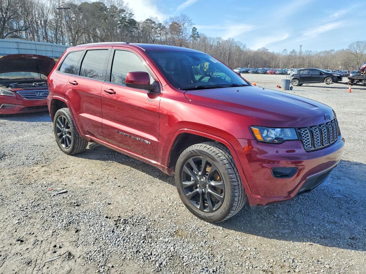 2022 Jeep Grand Cherokee Laredo E - Image 4