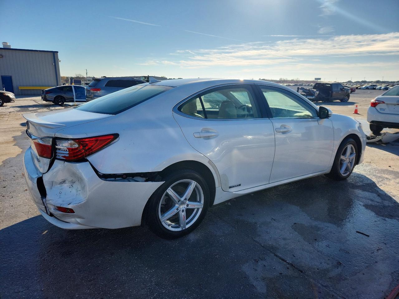 2014 Lexus Es 300H - Фото 3