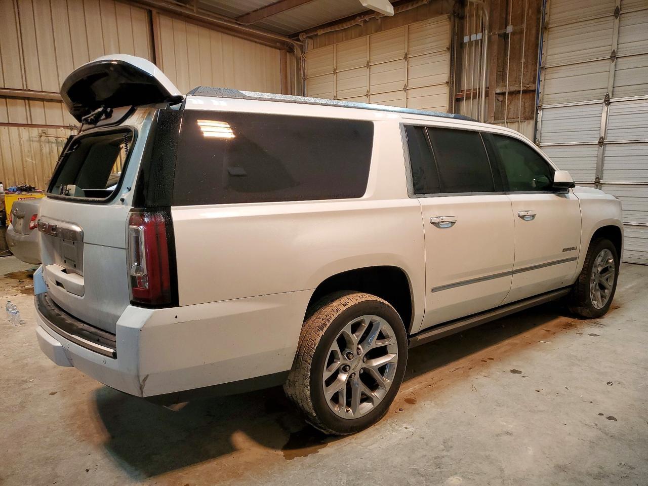 2016 GMC Yukon Xl Denali - Фото 3