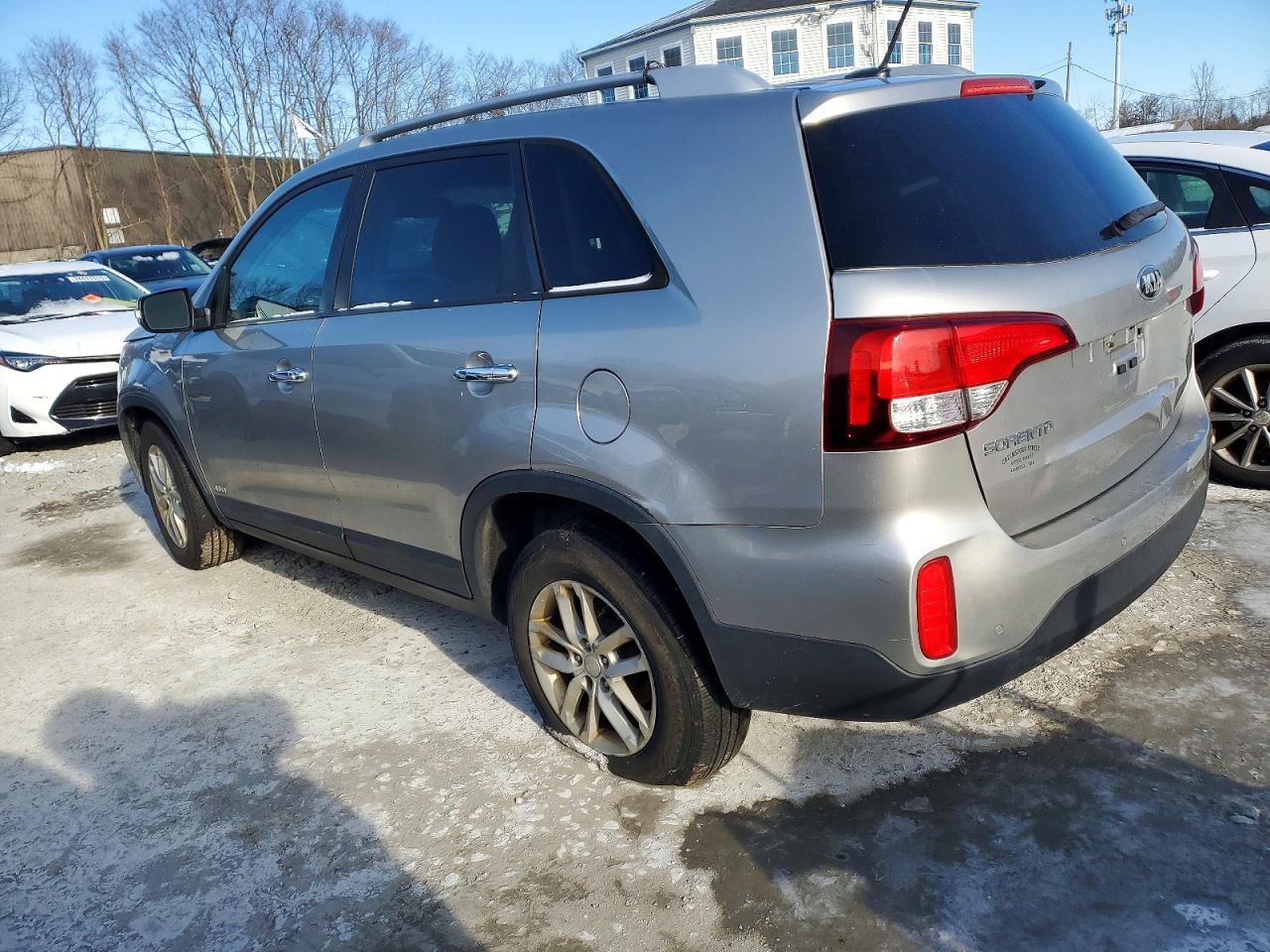 2015 Kia Sorento - Image 2