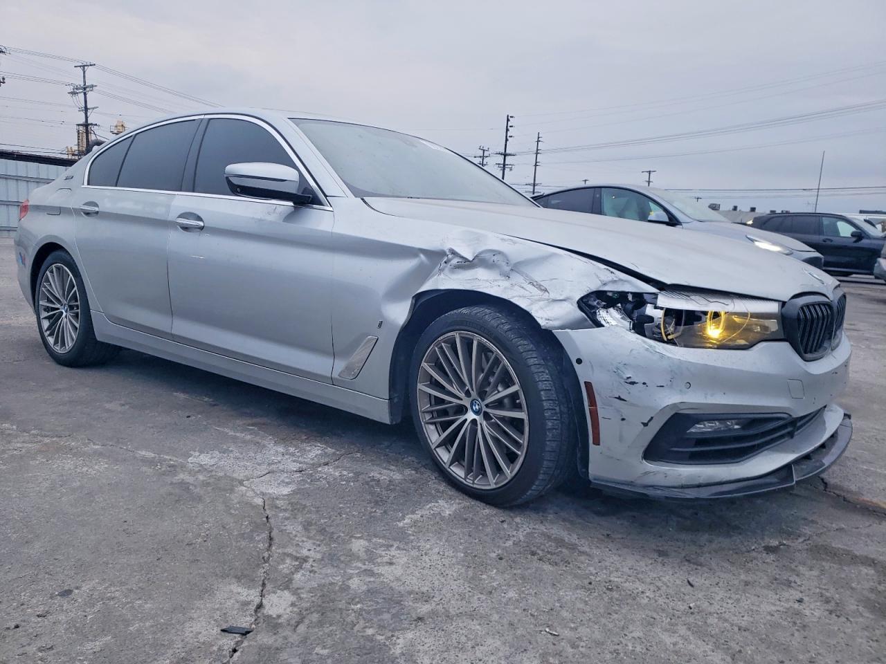 2018 BMW 530E - Image 4
