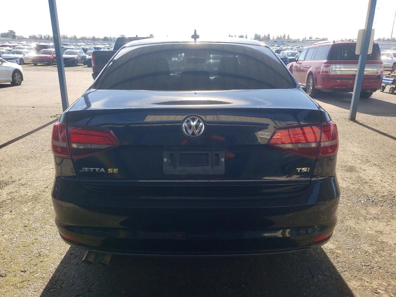 2017 Volkswagen Jetta Se - Фото 6