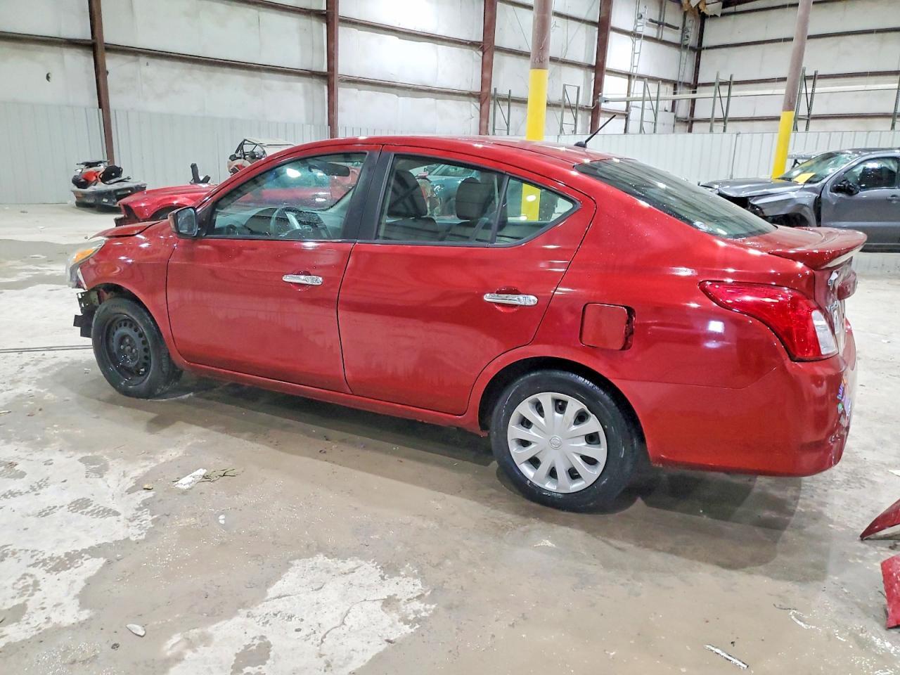 2019 Nissan Versa S - Фото 2