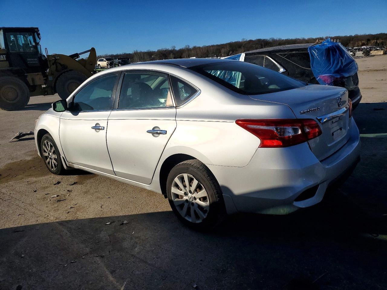 2017 Nissan Sentra S - Фото 2