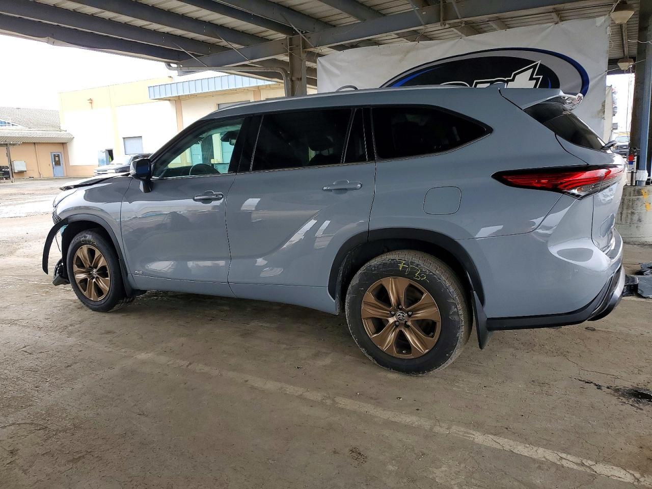 2022 Toyota Highlander Hybrid Bronze Edition - Фото 2
