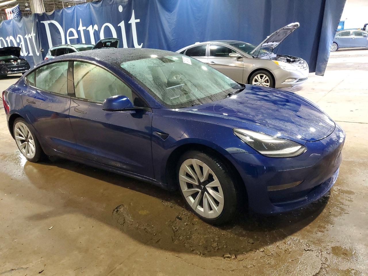 2022 Tesla Model 3 - Фото 4